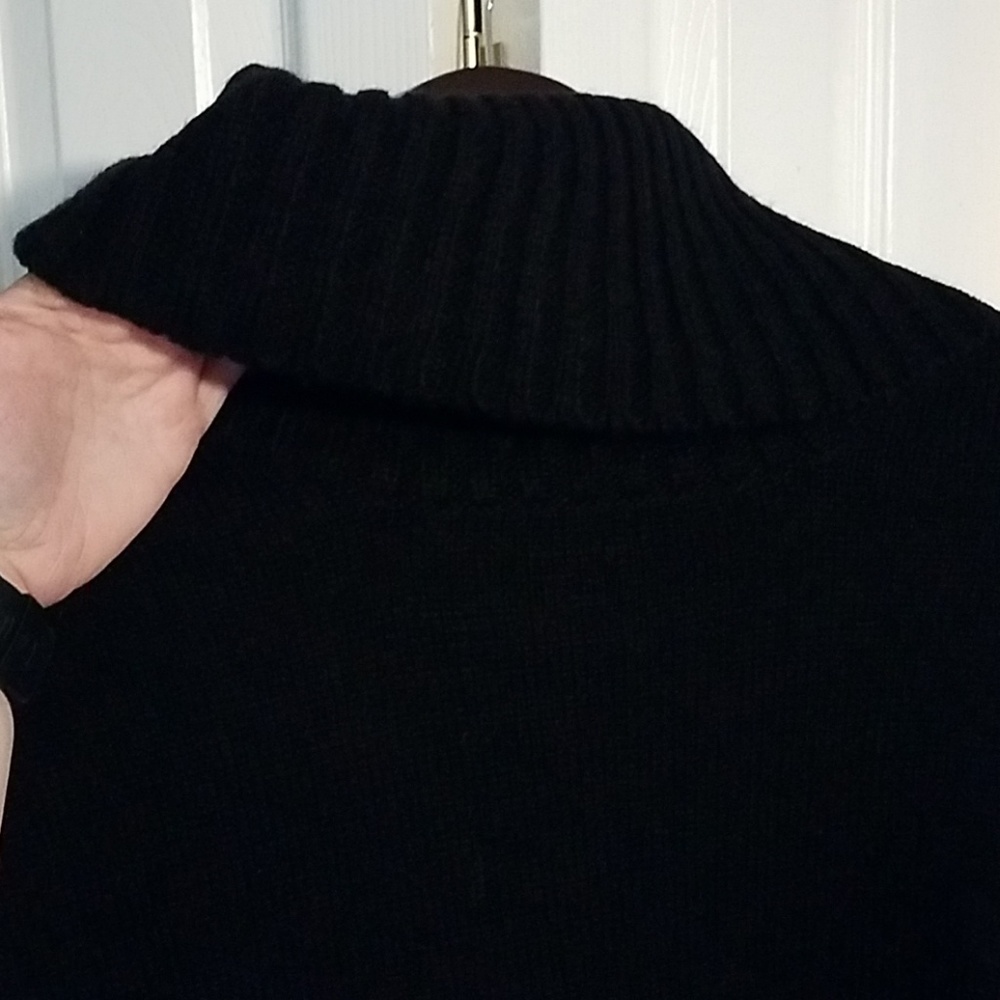 Sweater/cape - Picture 2 of 2